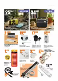 Folheto Armazéns Reis Página 21: Pilhas kodak zink super heavy duty €1,99, Bloco tomadas eletradock compacto €21,99