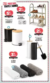 Catalogue Centrakor page 45: LE RANGE-CHAUSSURES €2,98, LE TAPIS DE BAIN €3,93
