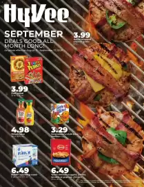 Hy-Vee weekly ad Page 1: Tyson chicken nuggets, patties, tenders or popcorn chicken €6,49, Bubbl'r sparkling water €6,49