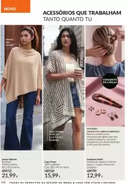 Catálogo Avon Página 148: Lenço Sabrina €21,99, Capa Freya €15,99
