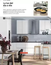 Catálogo IKEA Página 38: Ikea - veste de blanco para roja €69,00, Gladelig - molde para horno €30,00