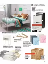 Catálogo IKEA Página 17: Húsvans percha €3,50, Blanco - vikhammer mesita de noche €65,00