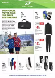 Catalogue Intersport page 6: CHAUSSETTES €7,99, P PROTÈGE-TIBIAS €12,99