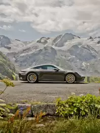 Porsche catalogue Page 6