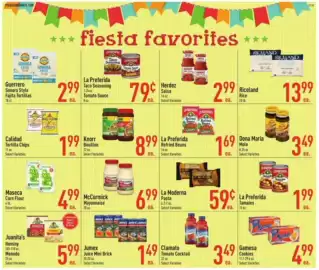 Strack & Van Til weekly ad Page 13: Juanita's Hominy Menudo €5,99, Clamato tomato cocktail €3,49
