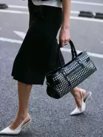 Catálogo Stradivarius Página 1