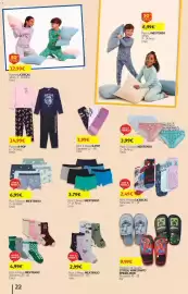 Folheto Auchan Página 22: Pack 3 Boxers Inextenso €3,79, Chinelos de quarto stitch/minecraft/spider-man €9,99