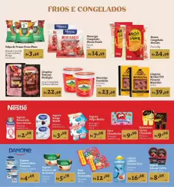 Folheto Novo Atacarejo Página 14: Petit Suisse Danoninho Morango €12,98, Morango congelado €14,98