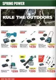 Total Tools catalogue Page 4: Makita 18V Brushless 1x3.0Ah 32cm Scarifier Kit €479,00