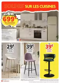 Catalogue Conforama page 28: Tabourete de bar €39,00, Polaire - bloc cuisine bianco €699,00