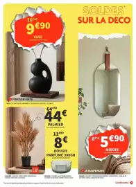 Catalogue Conforama page 32: A suspendre €5,90, Vase €9,90