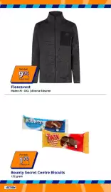 Action folder week 37 Pagina 23: Bounty Secret Centre Biscuits €1,79, Fleecevest €9,95