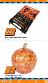 Action folder week 37 Pagina 32: Werckmann gereedschapset €23,75, Glazen appel met led €5,95