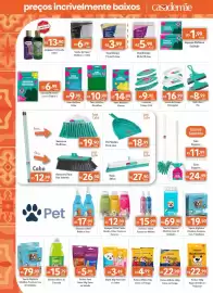 Encarte Royal Supermercados Página 8: Vassoura para uso interno €26,90, Pano multiuso viscoso €14,99