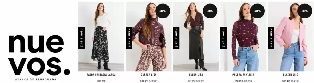 Catálogo iO Página 3: Blazer liso €38.490,00, Falda fantasia larga €39.990,00