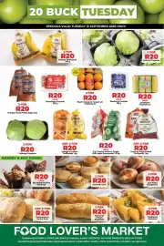 Food Lover's Market catalogue Page 1: Blueberry punnet €20,00, Blush orange or grapefruit prepacks €20,00