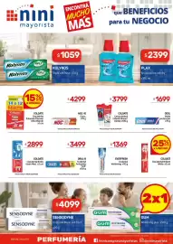 Catálogo Nini Mayorista semana 38 Página 3: Colgate cema dental infantil minion/barbie €3.799,00