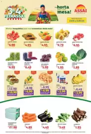 Encarte Assaí Atacadista Página 1: Couve-manteiga ou coentro €1,89, Mamão-formosa €4,95