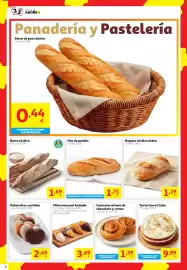 Folleto Alcampo Página 6: Caracola rellena de chocolate y crema €1,39, Hogaza rústica aldea €1,19