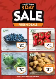 Foodworks catalogue week 38 Page 5: Pre-Packed Brushed Potatoes €3,99, Red Capsicums €4,99