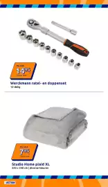 Action folder week 38 Pagina 15: Studio Home plaid XL €7,95, Werckmann ratel- en doppenset €14,95