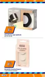 Action folder week 38 Pagina 23: Wandlamp met ledlicht €3,95, Bonjolie kunstwimpers €0,79