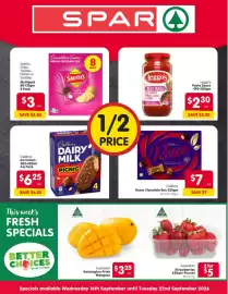 Spar catalogue week 38 Page 1: Australian Strawberries €5,00, Australian Kensington Pride Mangoes €3,25