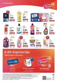 DM akciós újság Oldal 4: Vanish folttisztító por €2.099,00, Coccolino sensitive mosógél €2.999,00