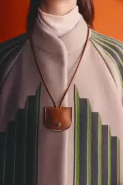 Folleto Longchamp Página 2