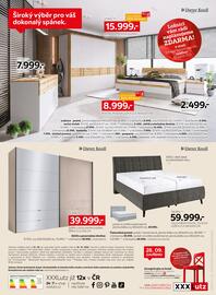 XXXLutz leták Strana 4: Čalouněná postel €59.999,00, Dieter Knoll skříň s posuvnými dveřmi €39.999,00