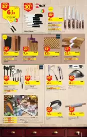 Folheto Auchan Página 5: Descascador em Zinco €2,49, Cepo de Plástico Actual €5,99