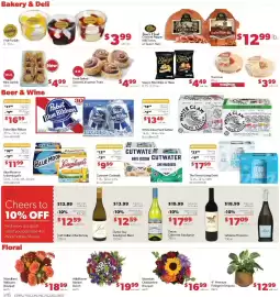 Family Fare weekly ad week 40 Page 9: Fresh Baked Glazed Cinnamon Twirls €4,99, Premium Foliage in Sequoia €12,99