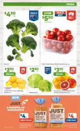 Foodland catalogue week 40 Page 5: Peculiar Picks Lemons €2,50, Iceberg Lettuce €2,80