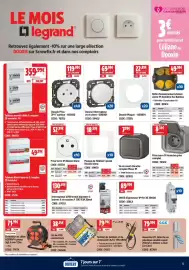 Catalogue Screwfix page 5: Dooxie Prise 2P+T surface €119,99, Dooxie Interrupteur va et vient €69,99