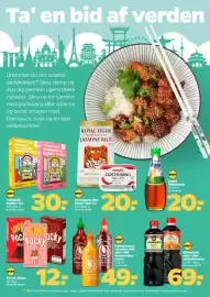 Netto tilbudsavis uge 40 Side 28: Pocky sticks €12,00, Flying Goose sriracha chili eller chili mayonnaise sauce €49,00