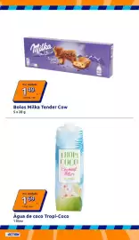 Folheto Action semana 40 Página 18: Bolos Milka Tender Cow €1,49, Água de coco Tropi-Coco €1,69