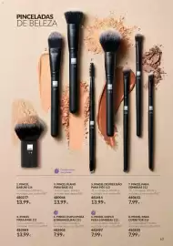 Catálogo Avon Página 63: Pincel plano para base 112 €13,99, Avon pincel de precisão para pós 113 €13,99