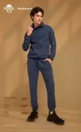 Catálogo Woolworth Página 21: Rompevinetos €399,90, Jogger €349,90