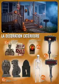 Catalogue Maxi Bazar page 11: Sonnette halloween, son et lumière led €6,99, Plaque murale halloween €2,49