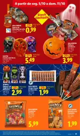 Folheto Lidl semana 41 Página 33: Hultén caveira com doces €5,49, Halloween chewy sweets Caramelos de Fruta €5,99