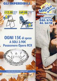 Volantino Magika Shop Pagina 12: Poltrona Barbara con carrello Blu €69,00, Sedia Poker €12,50
