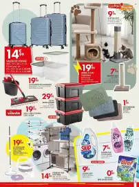 Catalogue La Foir'Fouille page 3: Valise de voyage €14,99, Vileda seau + mop ultram 2 en 1 €19,99