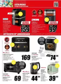 Volantino MediaWorld Pagina 37: Philips Airfryer Serie 4000 Verticale €159,00, Friggitrice ad aria Moulinex €99,00