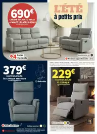 Catalogue Conforama page 11: Fauteuil relax électrique €379,00, Canapé 3 places 2 relax + canapé 2 places 2 relax €690,00