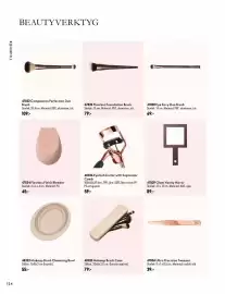 Oriflame reklamblad Sida 124: Glam Vanity Mirror €89,00, Eyelash Curler with Separator Comb €59,00