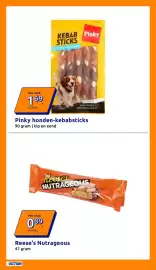 Action folder week 42 Pagina 15: Pinky honden-kebabsticks €1,69, Reese's Nutrageous €0,89