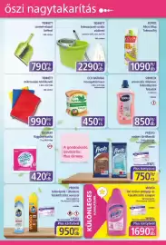 PlusMarket akciós újság Oldal 3: Tidinett felmosószett ovális vödörrel €2.290,00, Tidinett mikroszálas törölőkendő €990,00