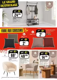 Catalogue La Foir'Fouille page 4: KOKOON COUSSIN CARRÉ À MOTIFS €2,00, Kokoon fauteuil en tissu €49,99