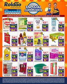 Folheto Roldão semana 42 Página 2: Jogo de talheres com porta-talheres vermelho 25 pecas €25,90