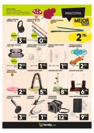 Catálogo Family Cash Página 21: Pelux d'animals amb so mascotes €2,29, Transportí de tela mascotes €11,19